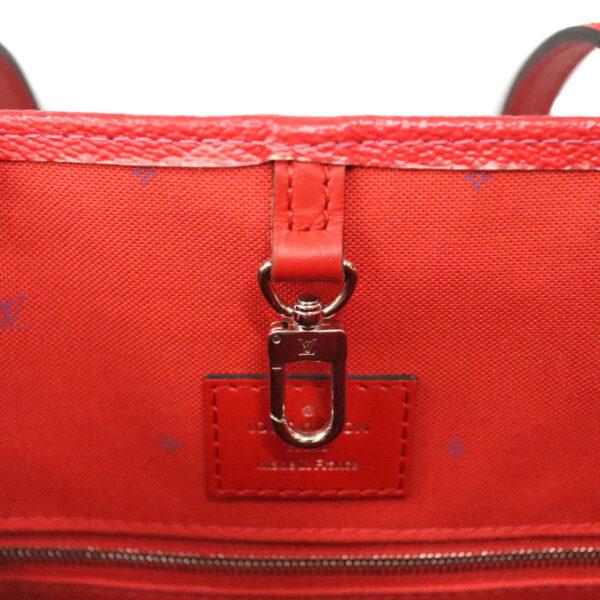 c22 4949 6 Louis Vuitton On the Go GM Tote Bag Monogram Escale Rouge