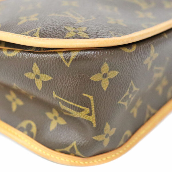 c22 5871 6 Louis Vuitton Shoulder Bag Monogram Canvas