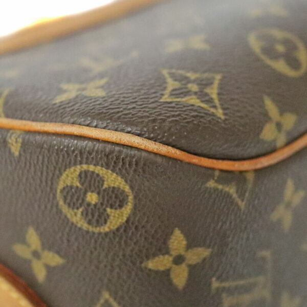 c22 6308 5 Louis Vuitton Blois Shoulder Bag Monogram Canvas Brown