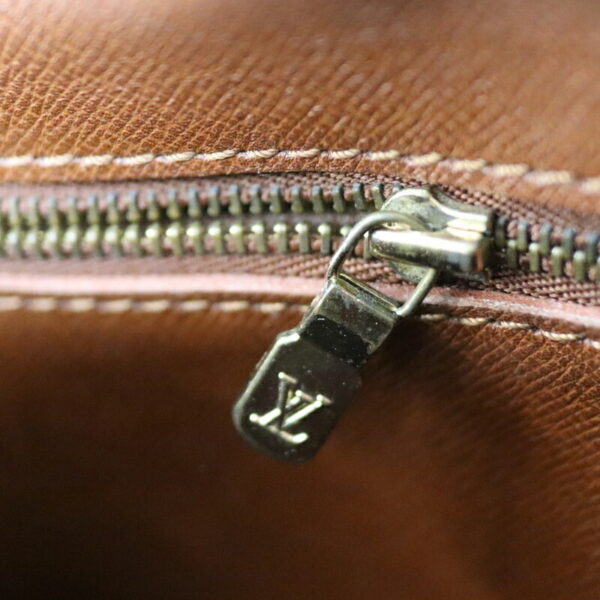 c23 1418 15 Louis Vuitton Genefeuille 27 Shoulder Bag Monogram