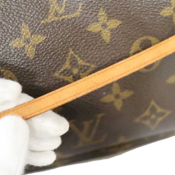 c23 2233 12 Louis Vuitton Pochette Accessoire Monogram Brown