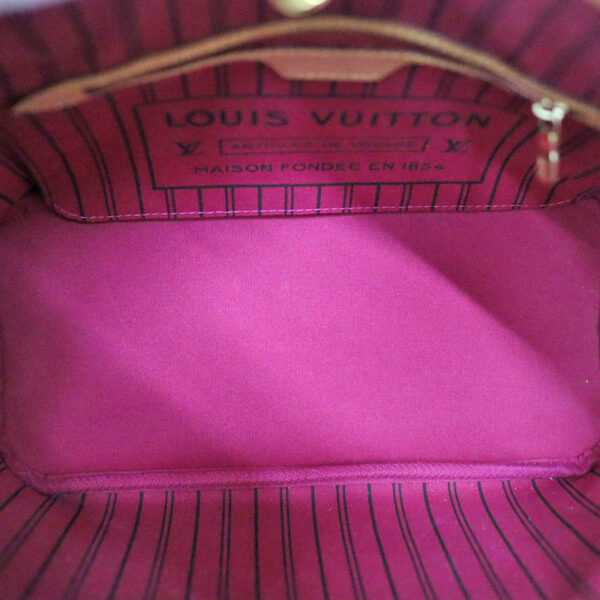 c23 5169 5 Louis Vuitton Neverfull PM Tote Bag