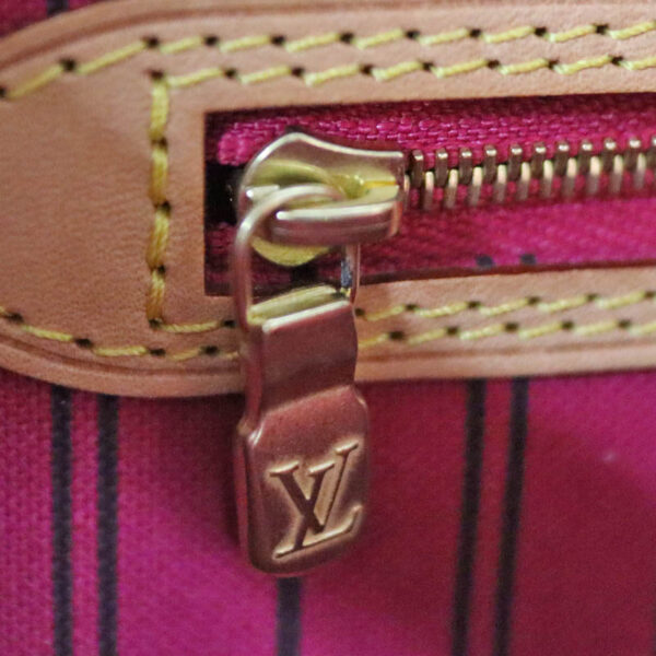 c23 5169 6 Louis Vuitton Neverfull PM Tote Bag