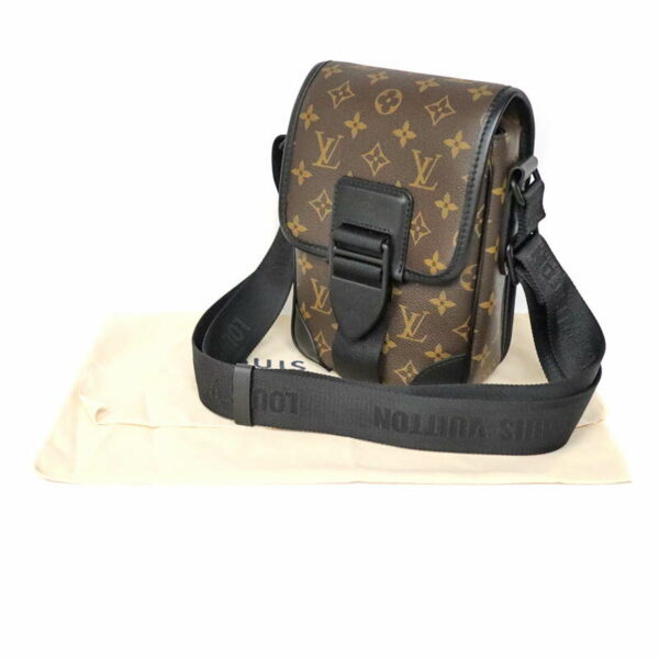 c23 5362 11 Louis Vuitton Archie Messenger Shoulder Bag