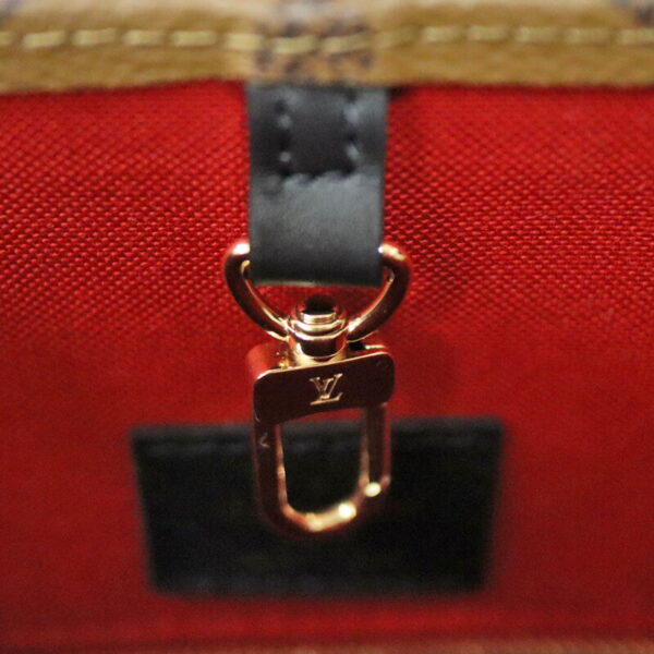 c23 7990 9 Louis Vuitton On the Go MM Reverse Monogram Brown