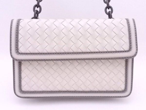 e51847 2 Bottega Veneta Intrecciato Leather Shoulder Bag White Gray