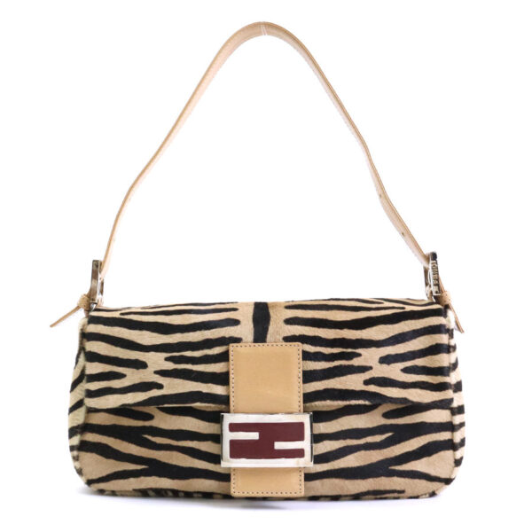 e56594a Fendi Baguette Shoulder Bag Harako Leather Beige Black