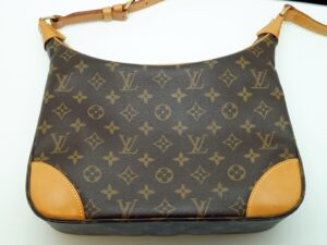 f66 1123 1 Louis Vuitton Porto Carte Double Case Black Gray