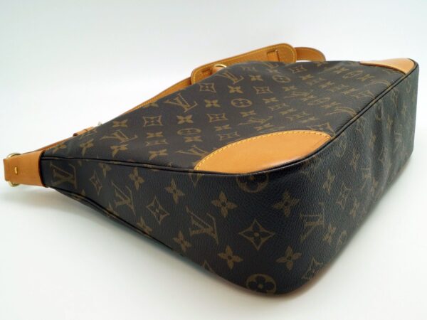 f66 1123 2 Louis Vuitton Boulogne 30 Shoulder Bag Monogram Canvas Brown