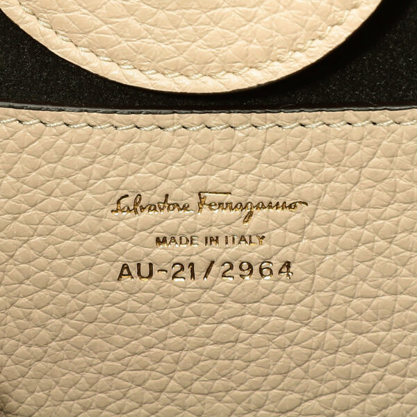 fr212964758948003 8 Ferragamo Shoulder Bag Gancini Beige