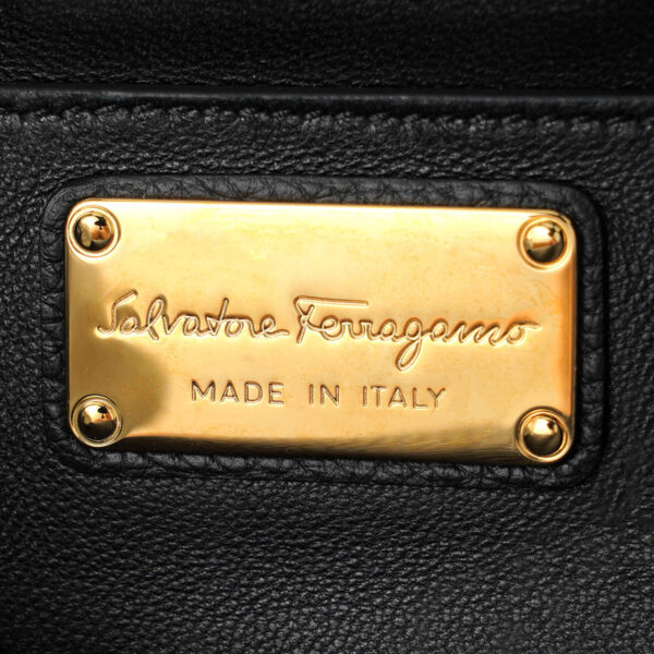 gfr218374772252 8 Ferragamo Shoulder Bag Vara Black