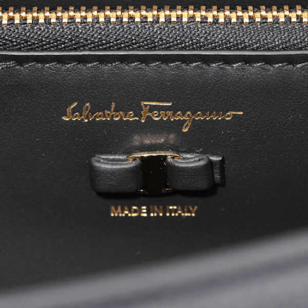 gfr21g878753252 8 Ferragamo Shoulder Bag Vara Black