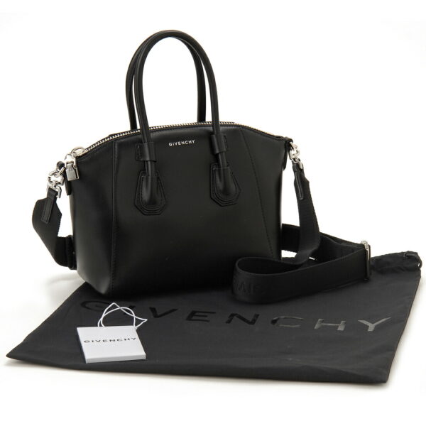 givbb50nvb1a4001 3 Givenchy Antigona Sports Handbag