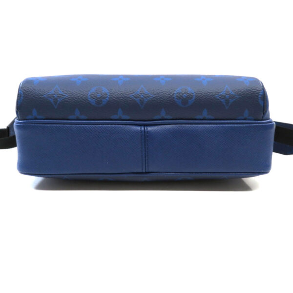 h210083207 Louis Vuitton Outdoor Messenger Bag Taigarama Leather Blue