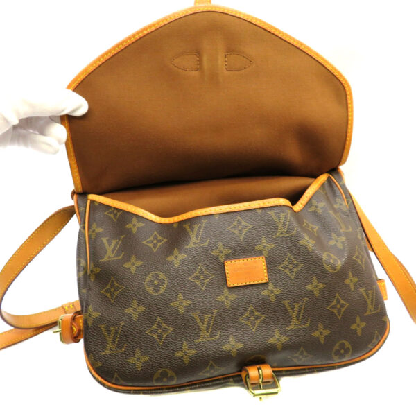 h210381608 Louis Vuitton Saumur 30 Shoulder Bag Monogram Canvas Brown