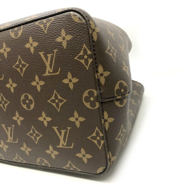 h2203589 7 Louis Vuitton Neo Noe Monogram Shoulder Bag Brown