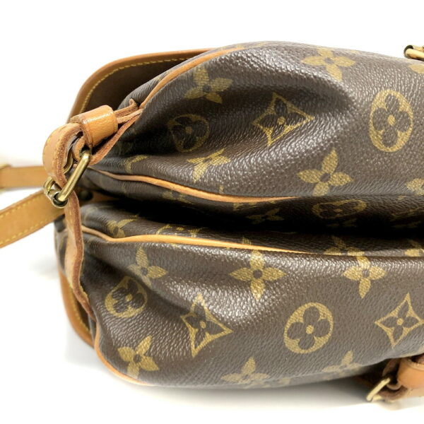 h2204186 5 Louis Vuitton Saumur 30 Monogram Shoulder Bag Brown