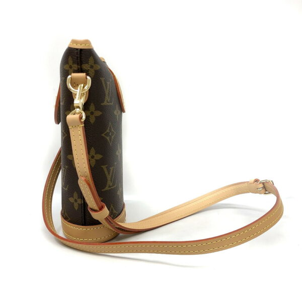 h2205622 2 Louis Vuitton Fold Me Monogram Pouch 2Way Shoulder Bag