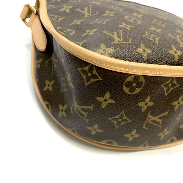 h2205785 4 Louis Vuitton Menilmontant MM Monogram Shoulder Bag Brown