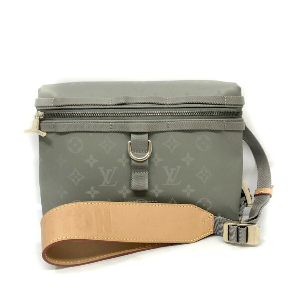 h2205875 1 Louis Vuitton Messenger PM Monogram Titanium Shoulder Bag Gray