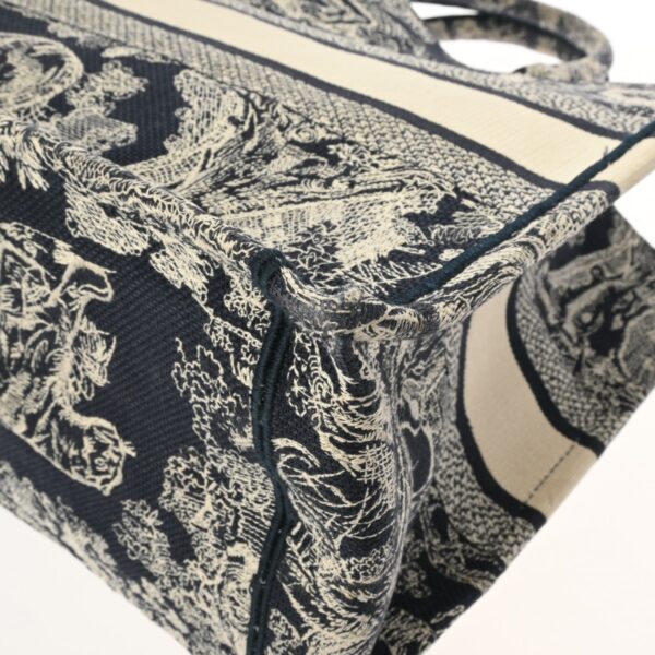 ik 00 0617395 10 Dior Book Tote Medium Reverse Toile de Jouy Embroidered Canvas Blue Ecru