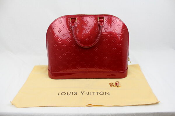 imgrc0071202968 Louis Vuitton Alma GM Handbag Monogram Vernis Pomme dAmour