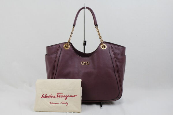 imgrc0071258791 Salvatore Ferragamo Gancini Chain Tote Bag Violet Purple