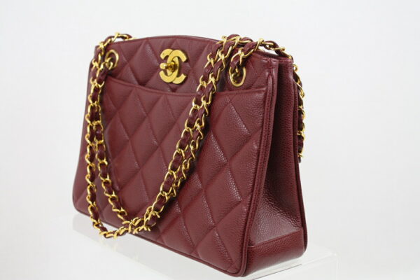 imgrc0071303731 Chanel Caviar Skin Chain Tote Bag Bordeaux