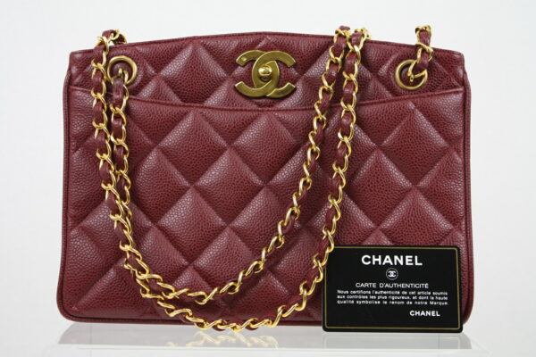 imgrc0071303745 Chanel Caviar Skin Chain Tote Bag Bordeaux