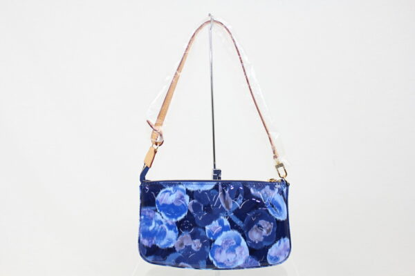 imgrc0071532990 Louis Vuitton Pochette Accessoire Vernis Arcipel Line Ikat Flower Blue