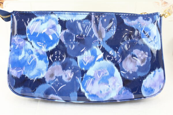 imgrc0071532991 Louis Vuitton Pochette Accessoire Vernis Arcipel Line Ikat Flower Blue