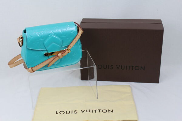 imgrc0071534030 Louis Vuitton Vernis Bellflower Shoulder Bag Monogram Blue