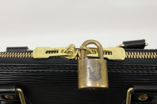 imgrc0071739296 Louis Vuitton Alma Handbag Noir Hardware