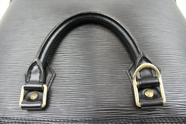 imgrc0071739297 Louis Vuitton Alma Handbag Noir Hardware