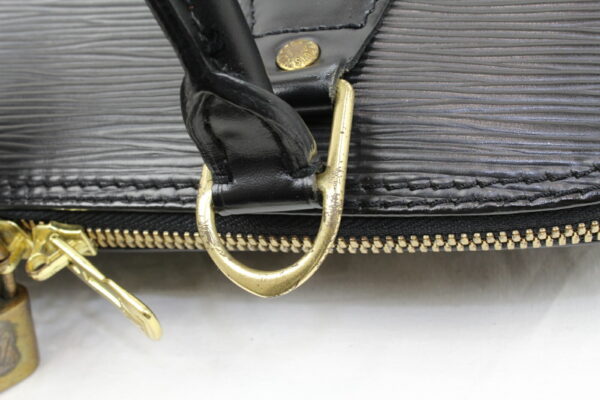 imgrc0071739302 Louis Vuitton Alma Handbag Noir Hardware