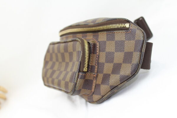 imgrc0071740932 Louis Vuitton Bum Bag Melville Body Bag Damier Brown