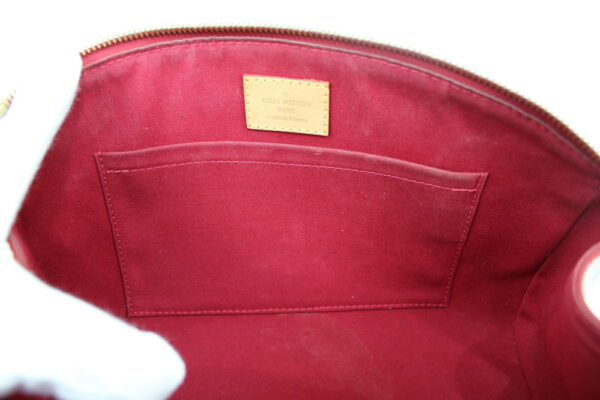 imgrc0071893523 Louis Vuitton Sherwood PM Shoulder Bag Vernis Pomme dAmour Red