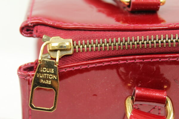 imgrc0071893530 Louis Vuitton Sherwood PM Shoulder Bag Vernis Pomme dAmour Red