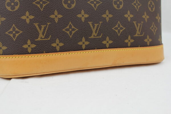 imgrc0072139948 Louis Vuitton Alma Handbag Monogram Hardware