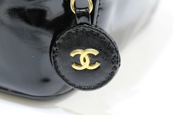 imgrc0072288141 Chanel Vanity Enamel Black Pouch