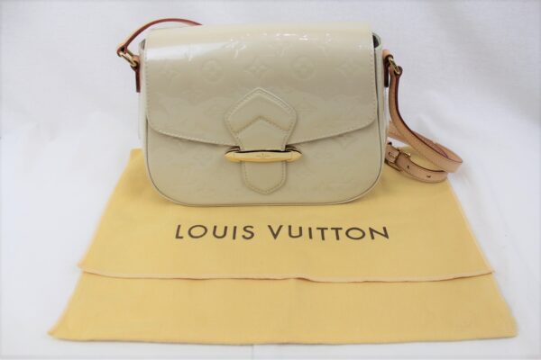 imgrc0072313409 Louis Vuitton Bellflower PM Shoulder Bag Vernis White