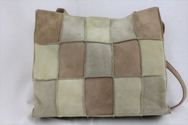 imgrc0072518976 Chanel Patchwork Suede Shoulder Bag Beige