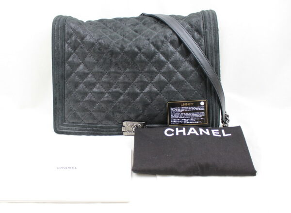 imgrc0072557459 Chanel Boy Chanel Chain Shoulder Bag Black