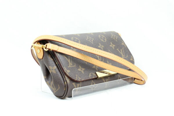 imgrc0072567756 Louis Vuitton Favorite PM Clutch Bag Monogram