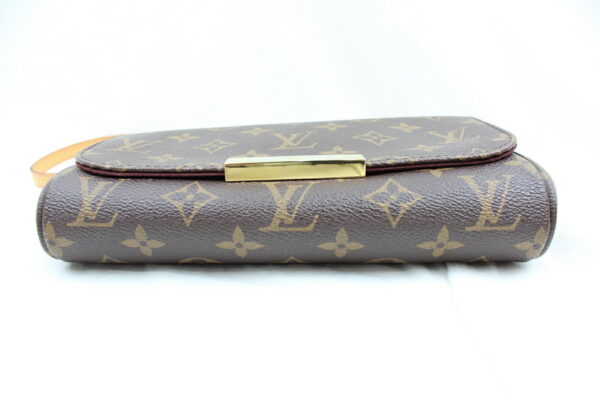 imgrc0072567759 Louis Vuitton Favorite PM Clutch Bag Monogram