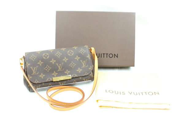 imgrc0072567763 Louis Vuitton Favorite PM Clutch Bag Monogram