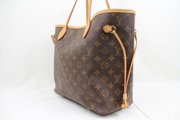 imgrc0072619075 Louis Vuitton Neverfull MM Tote Bag Monogram Brown