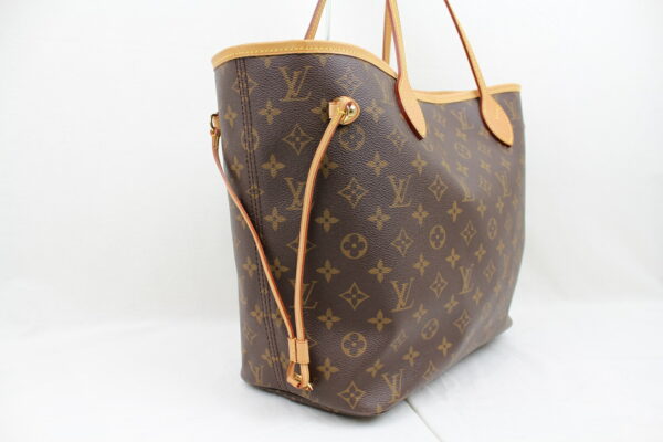 imgrc0072619076 Louis Vuitton Neverfull MM Tote Bag Monogram Brown