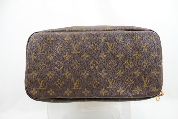 imgrc0072619078 Louis Vuitton Neverfull MM Tote Bag Monogram Brown