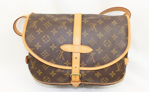 imgrc0072647523 Louis Vuitton Saumur 30 Crossbody Bag Monogram